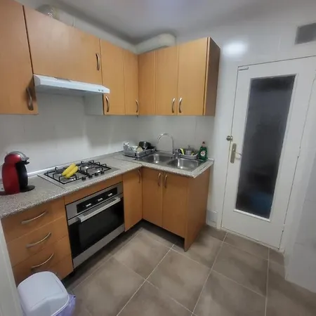 Habitaciones Con Bano Compartido En Bonito Apartamento En Badalona Buitenkant foto