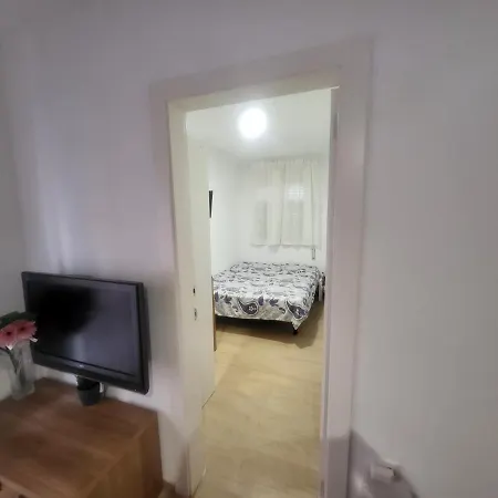 Habitaciones Con Bano Compartido En Bonito Apartamento En Badalona Buitenkant foto