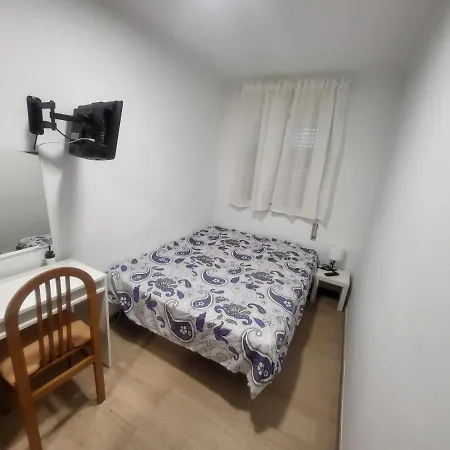 Habitaciones Con Bano Compartido En Bonito Apartamento En Badalona Buitenkant foto